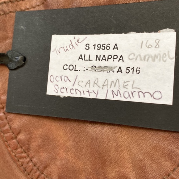 Brooke & Goldie Crop Jacket - Picture 4 of 7